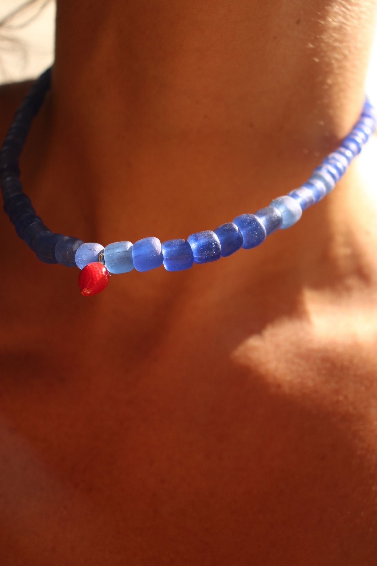 RONA NECKLACE- Strawberry Azure