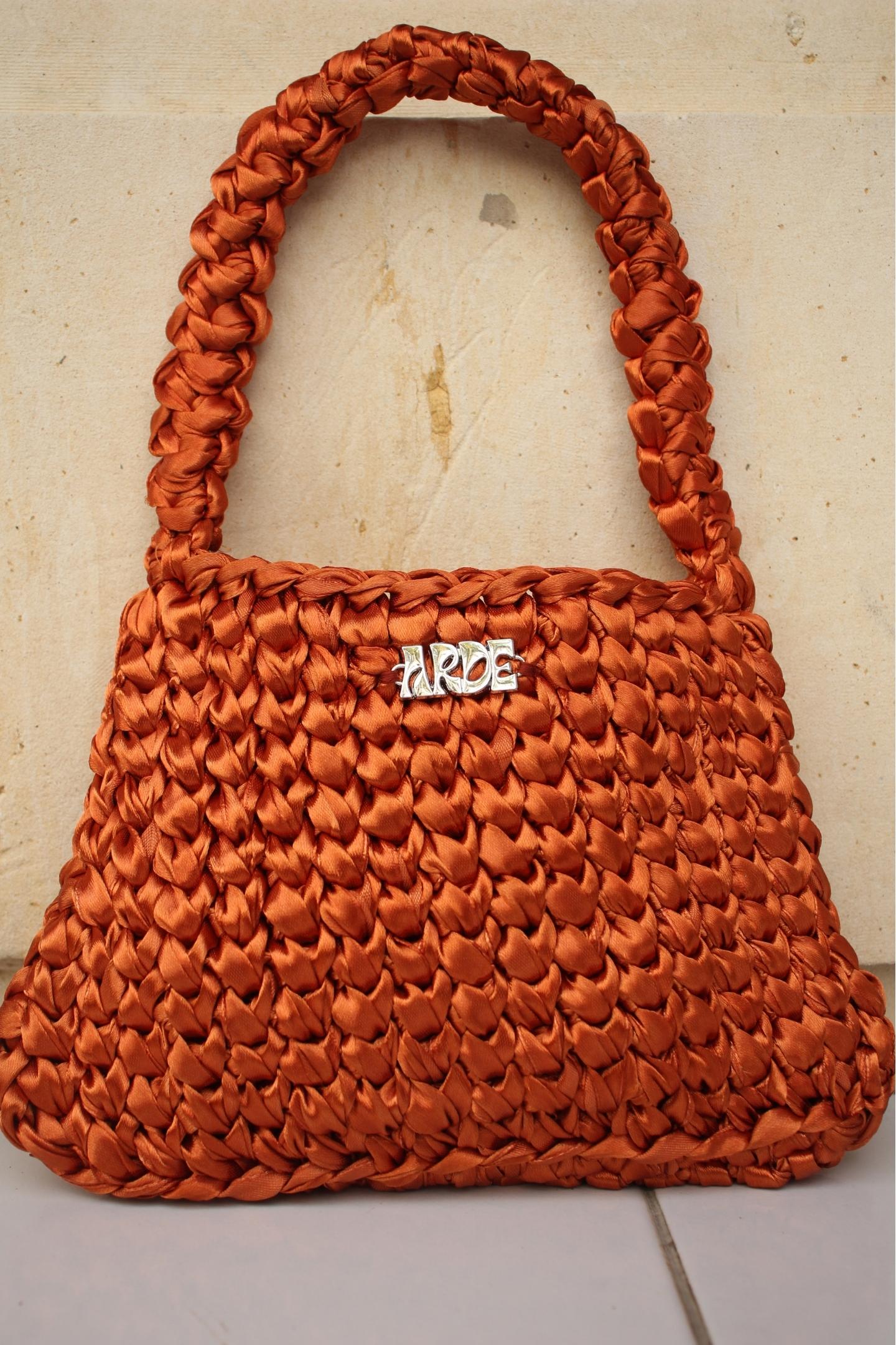 SATIN SHOULDER - Rust (Sample Edition)