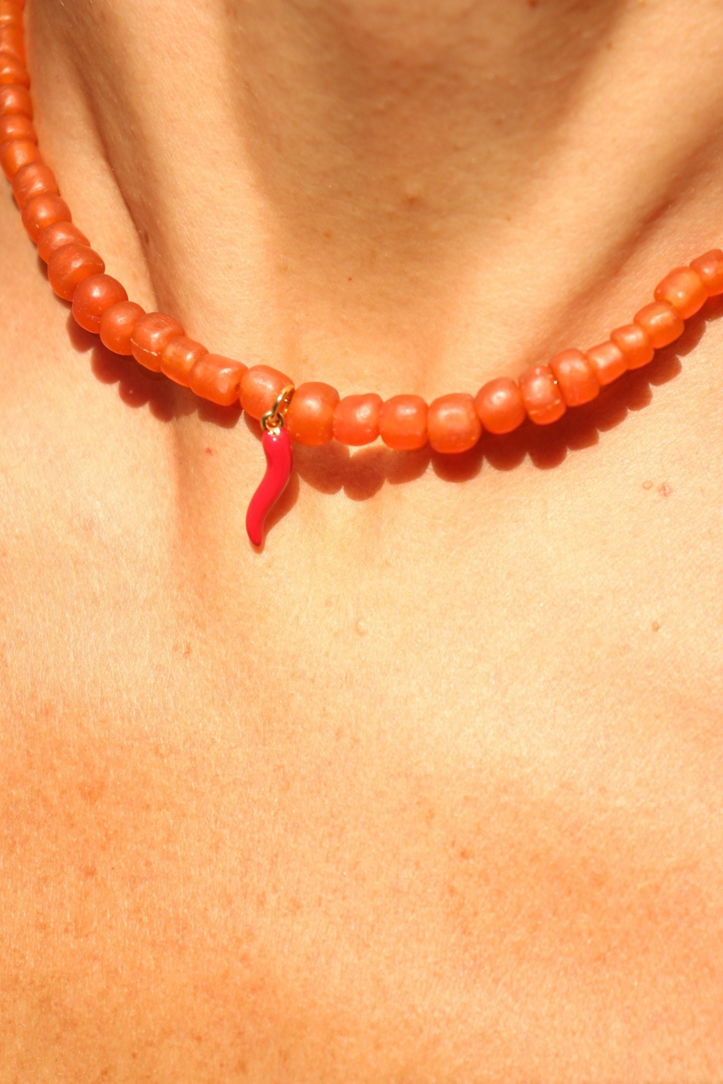 RONA NECKLACE - Dark Amber Chili