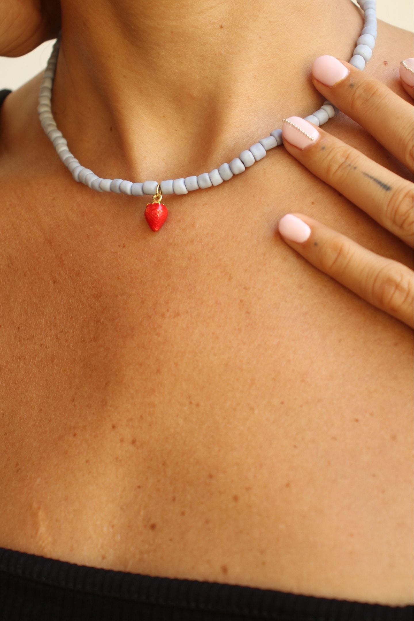 RONA NECKLACE - Sky Strawberry