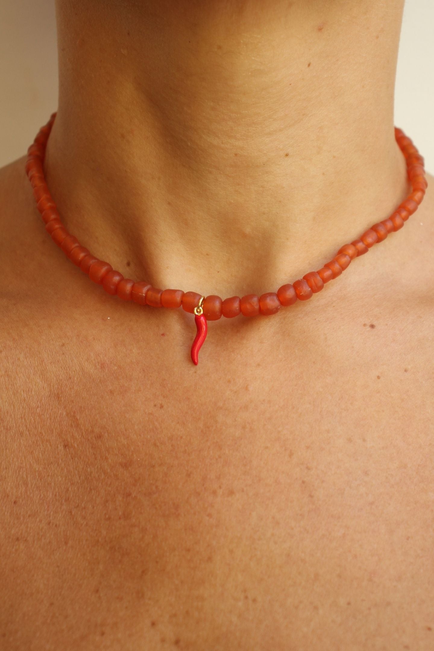 RONA NECKLACE - Dark Amber Chili