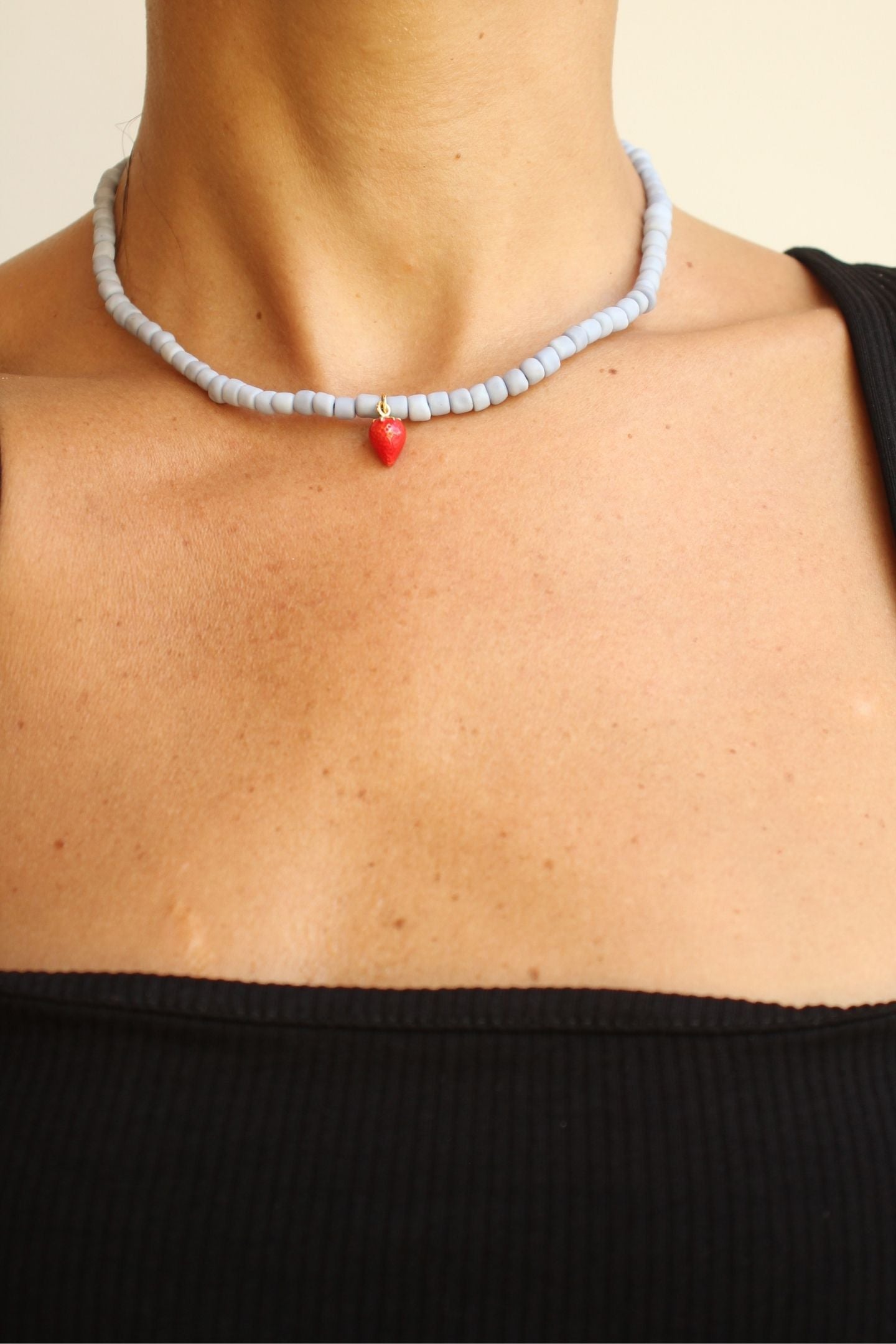 RONA NECKLACE - Sky Strawberry