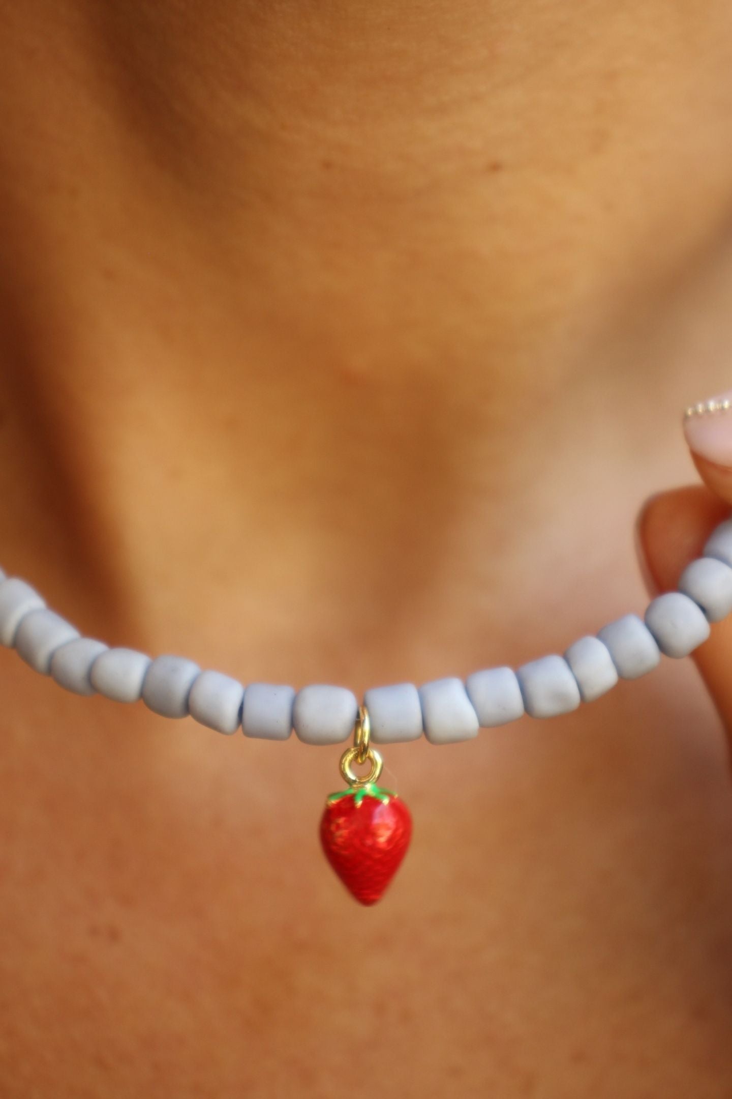 RONA NECKLACE - Sky Strawberry
