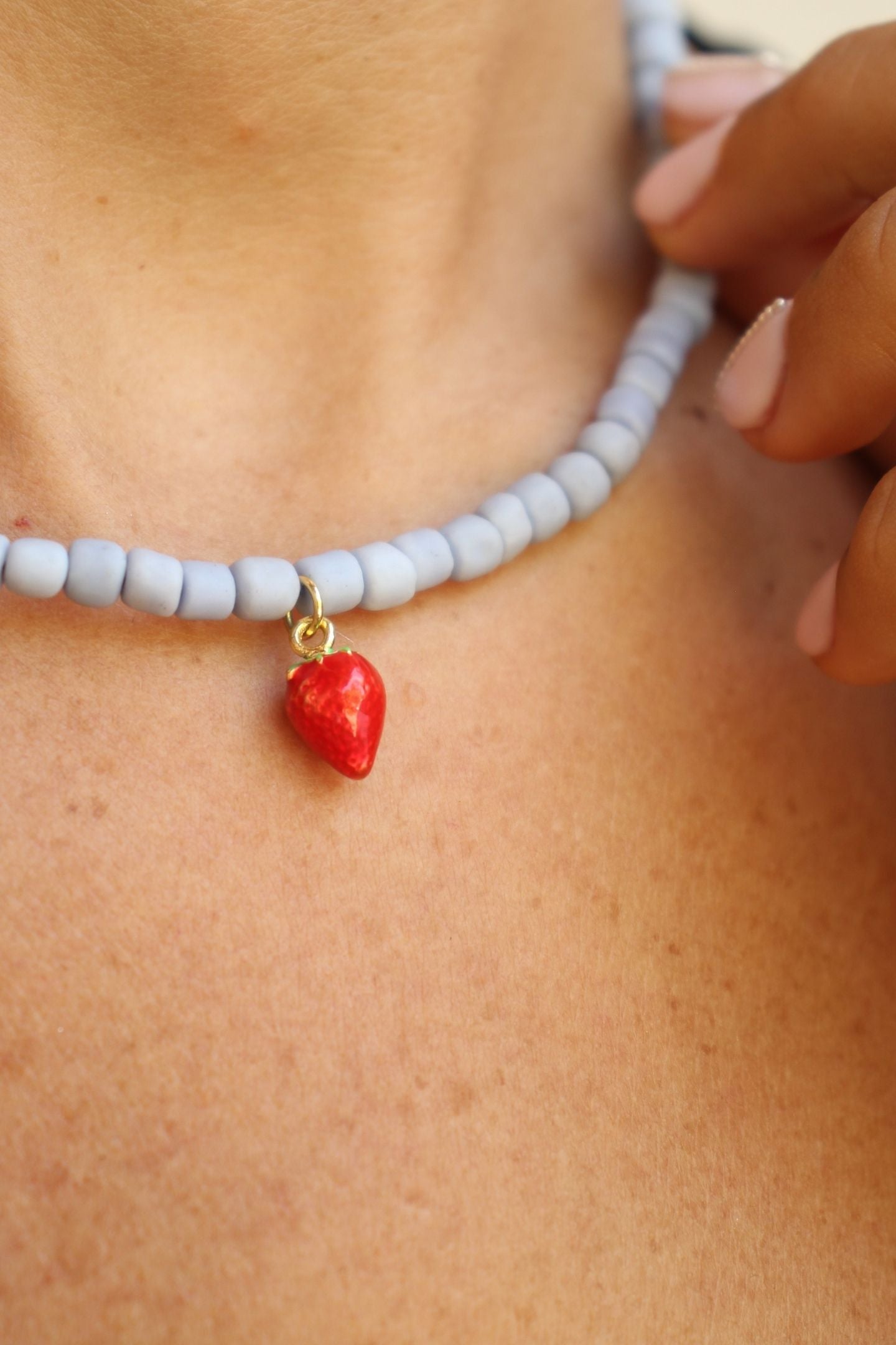 RONA NECKLACE - Sky Strawberry